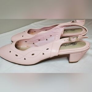 11 W Pink Angel Steps With Small Heel